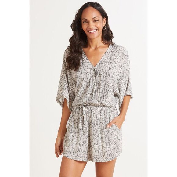 Evereve Pants - Peyton Jensen evereve Austen reptile print romper size medium